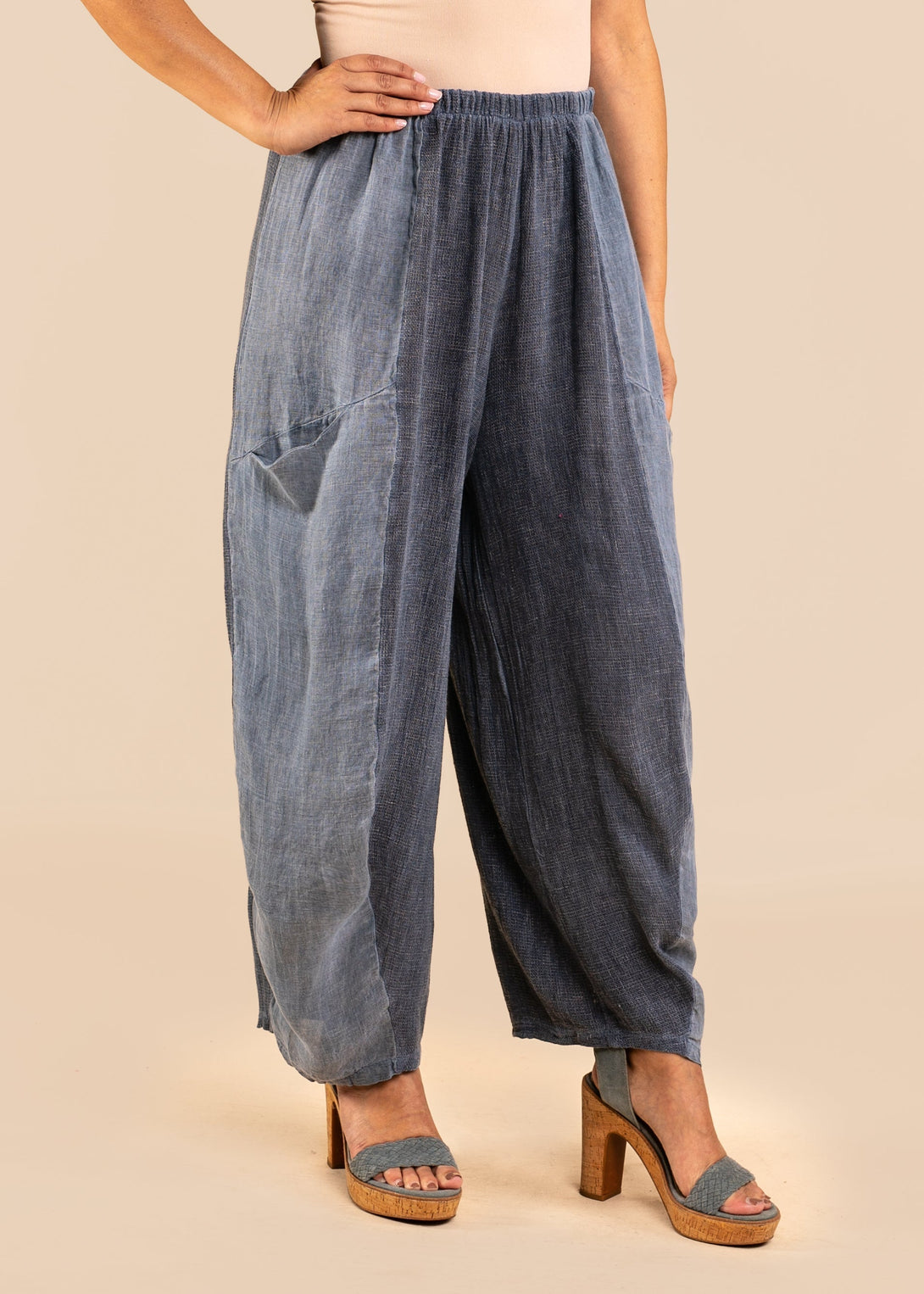 Benadita Linen Blend Pants in Navy