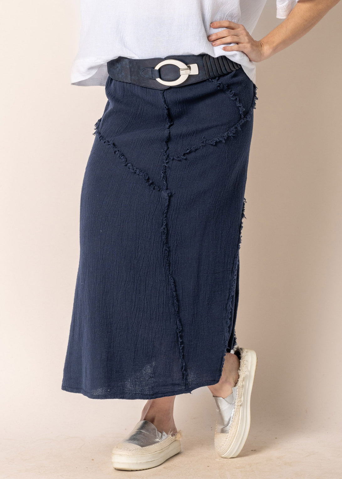 Skyla Linen Skirt in Navy