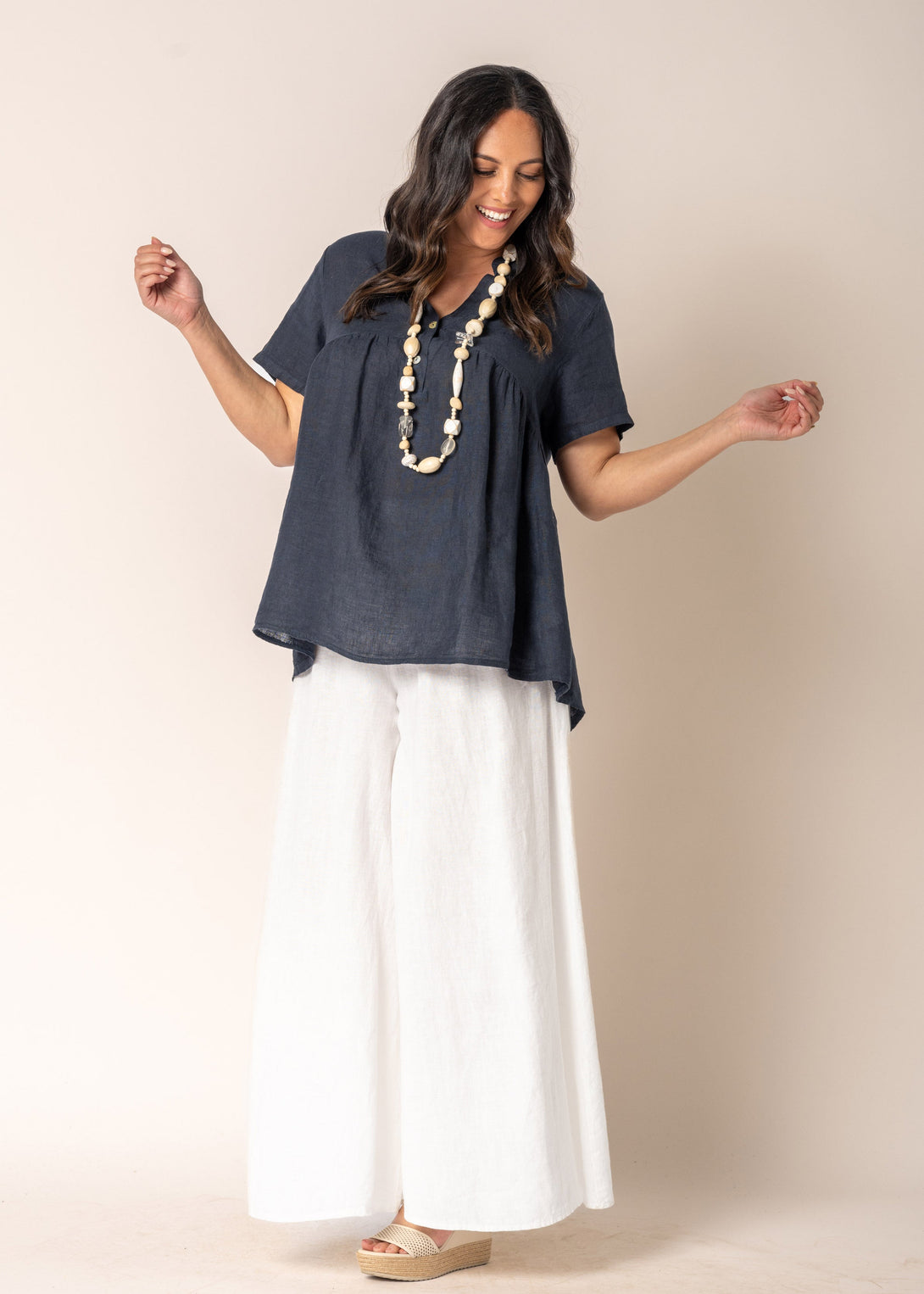 Aster Linen Top in Navy