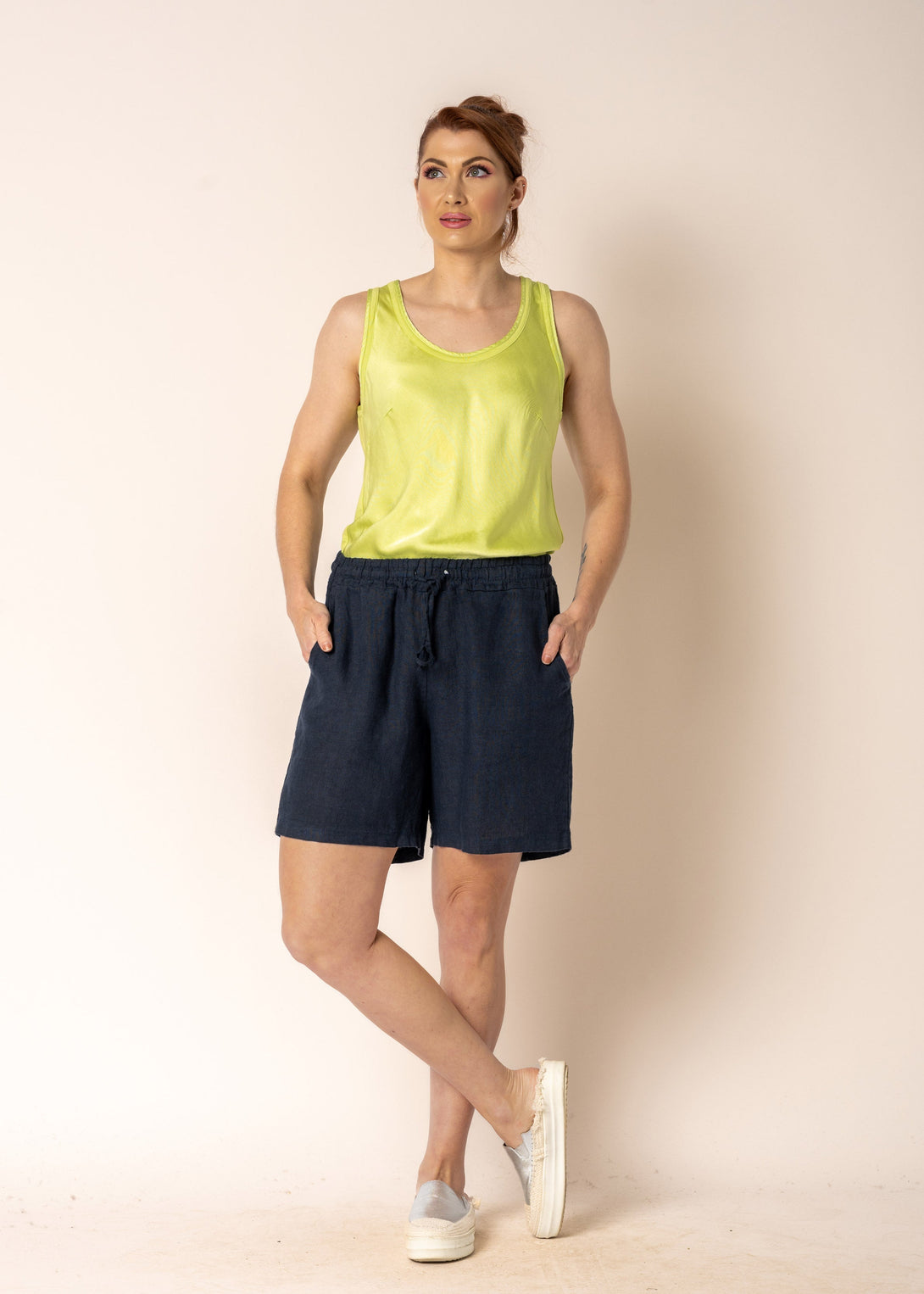 Grace Linen Shorts in Navy