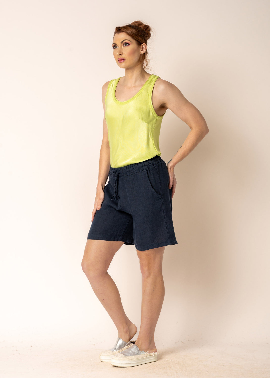 Grace Linen Shorts in Navy