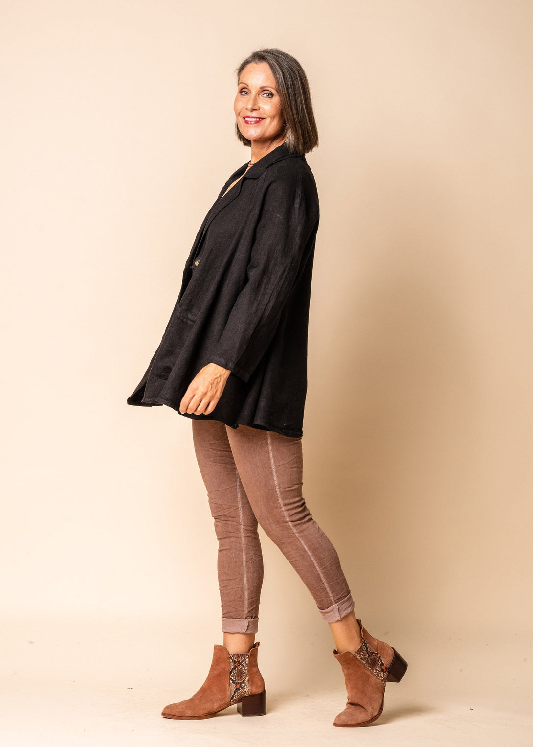 Manjula Linen Jacket in Onyx