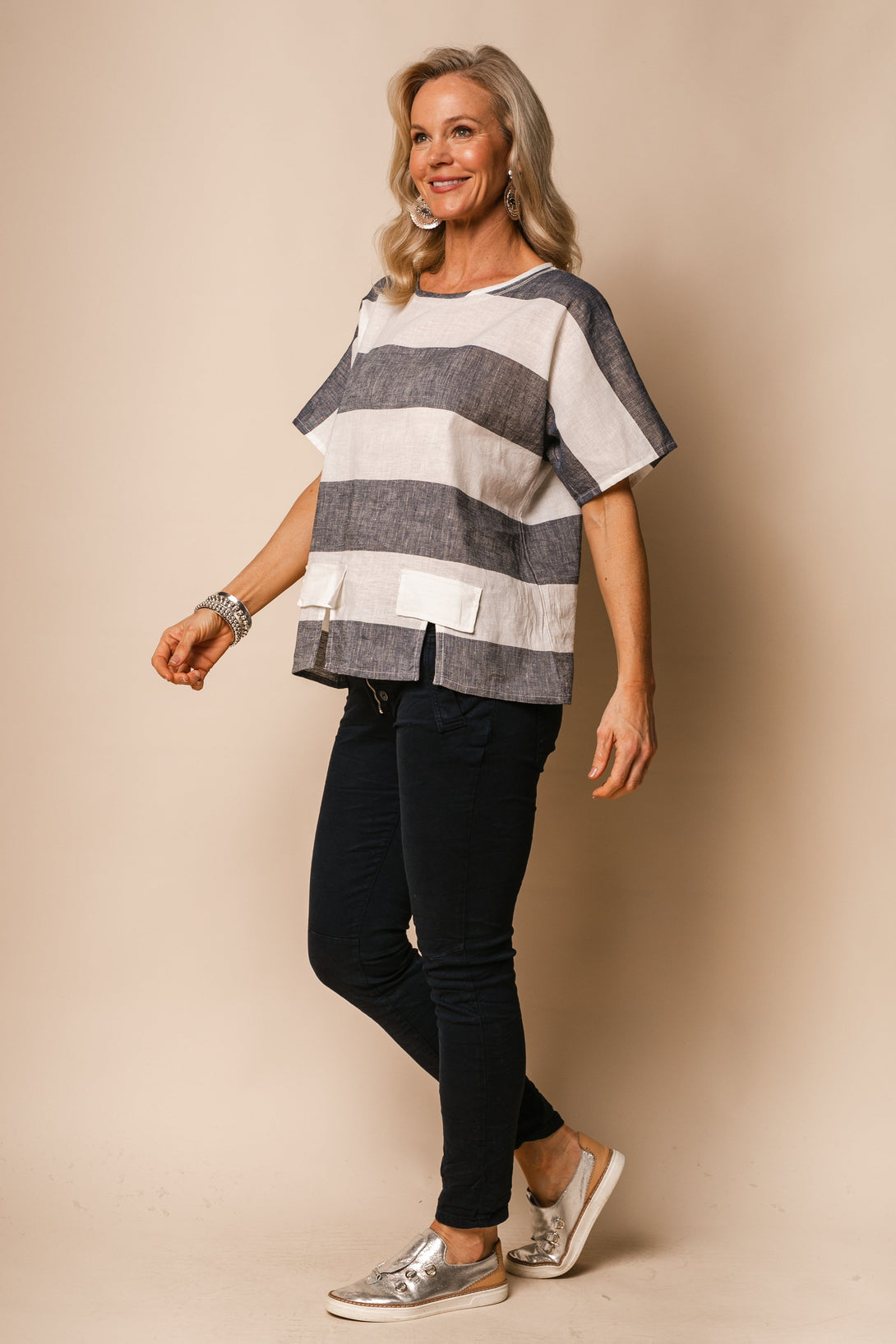 Bonnie Linen Blend Top in Navy