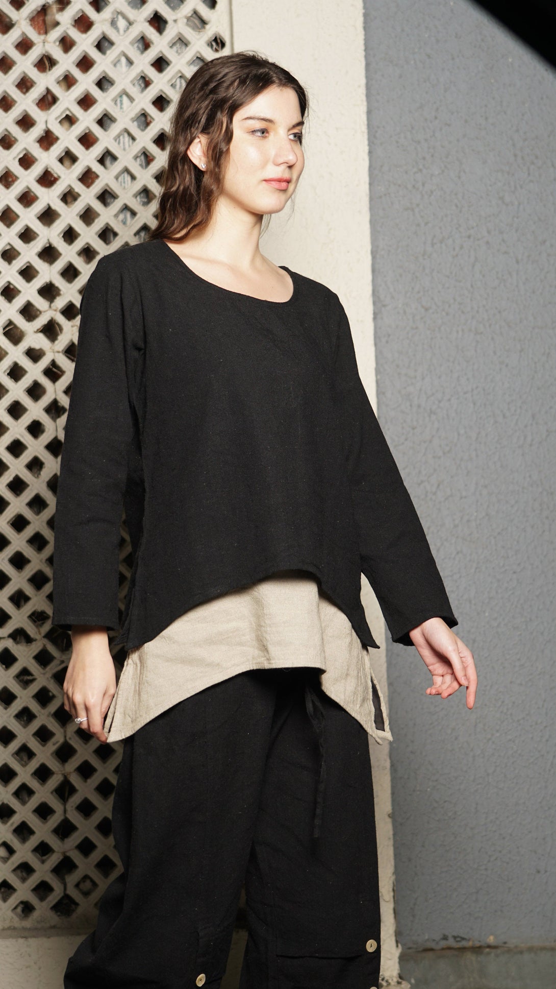 Nadine Linen Blend Top in Onyx