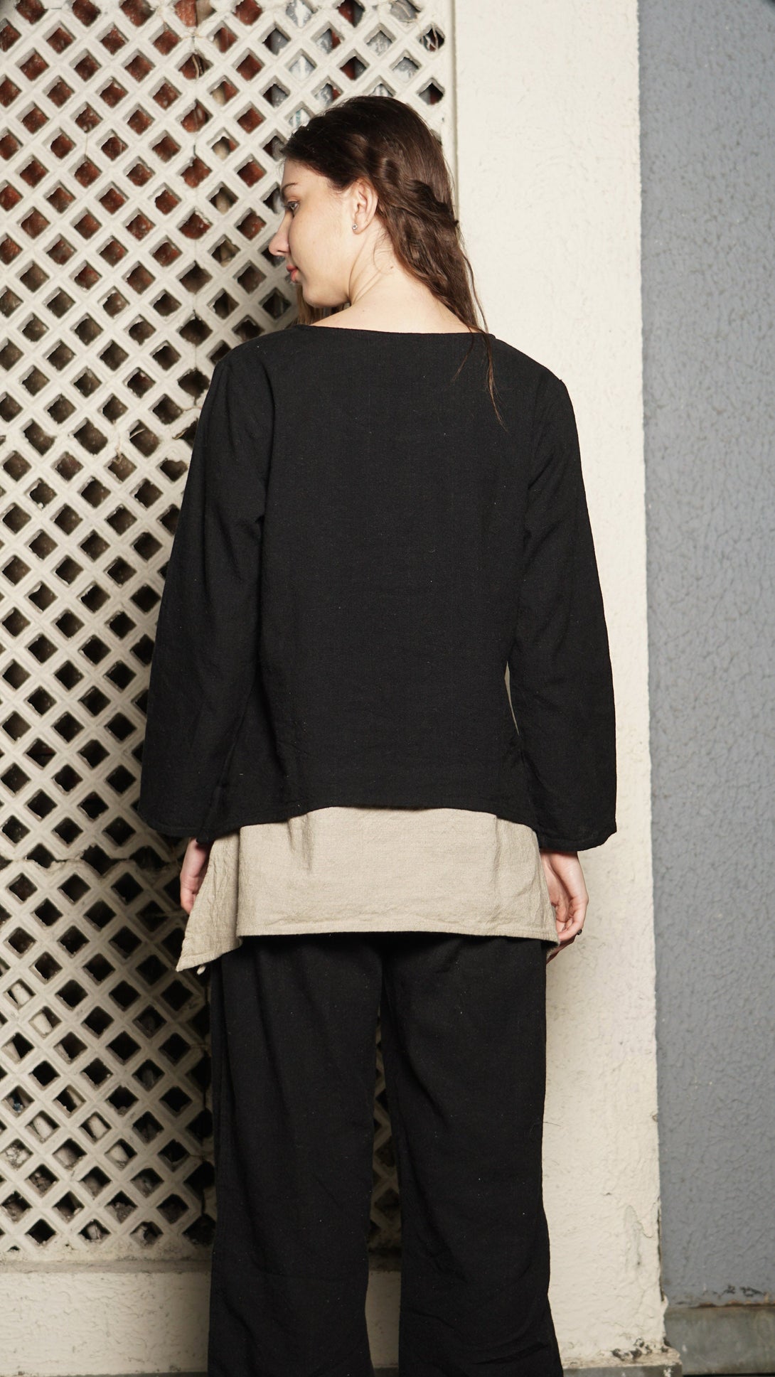 Nadine Linen Blend Top in Onyx