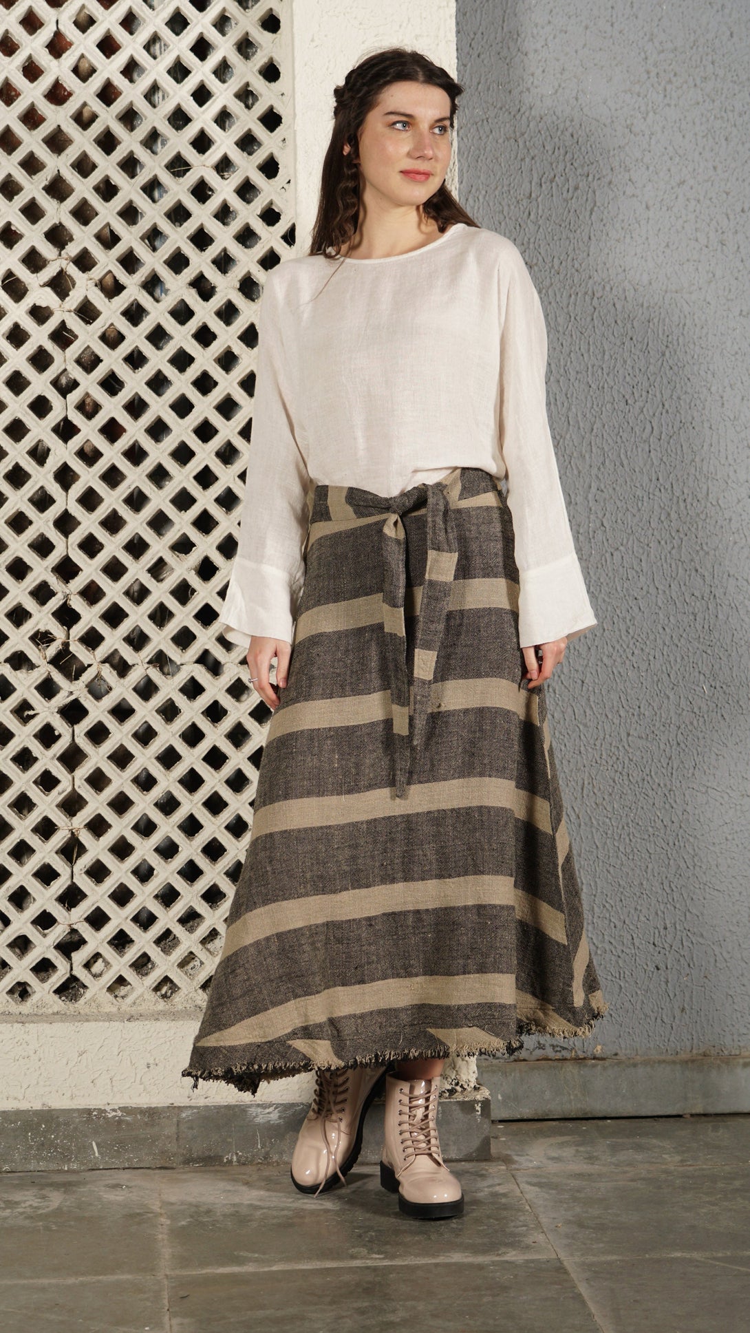 Vegas Linen Blend Skirt in Onyx