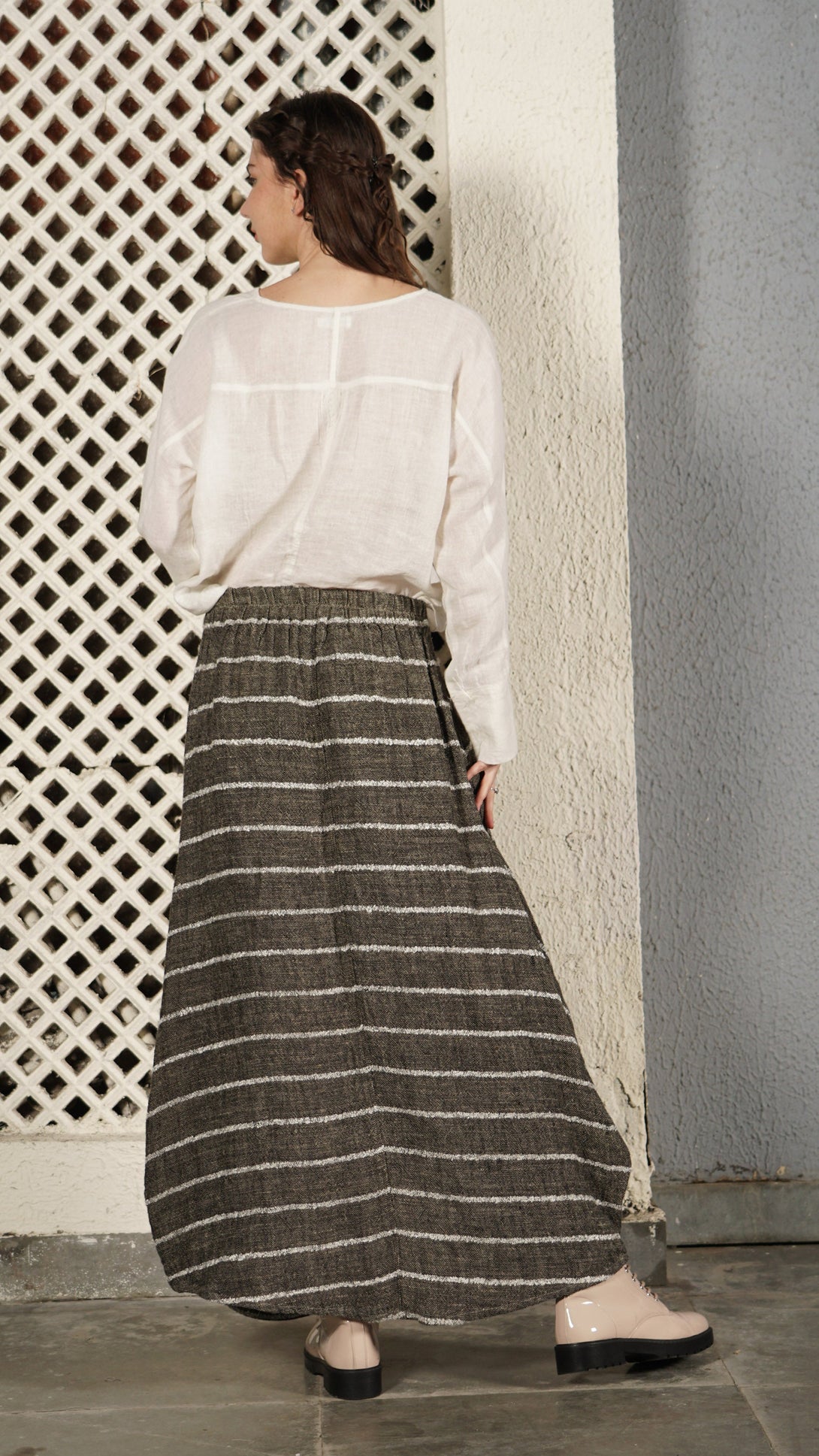 Donovan Linen Blend Skirt in Onyx