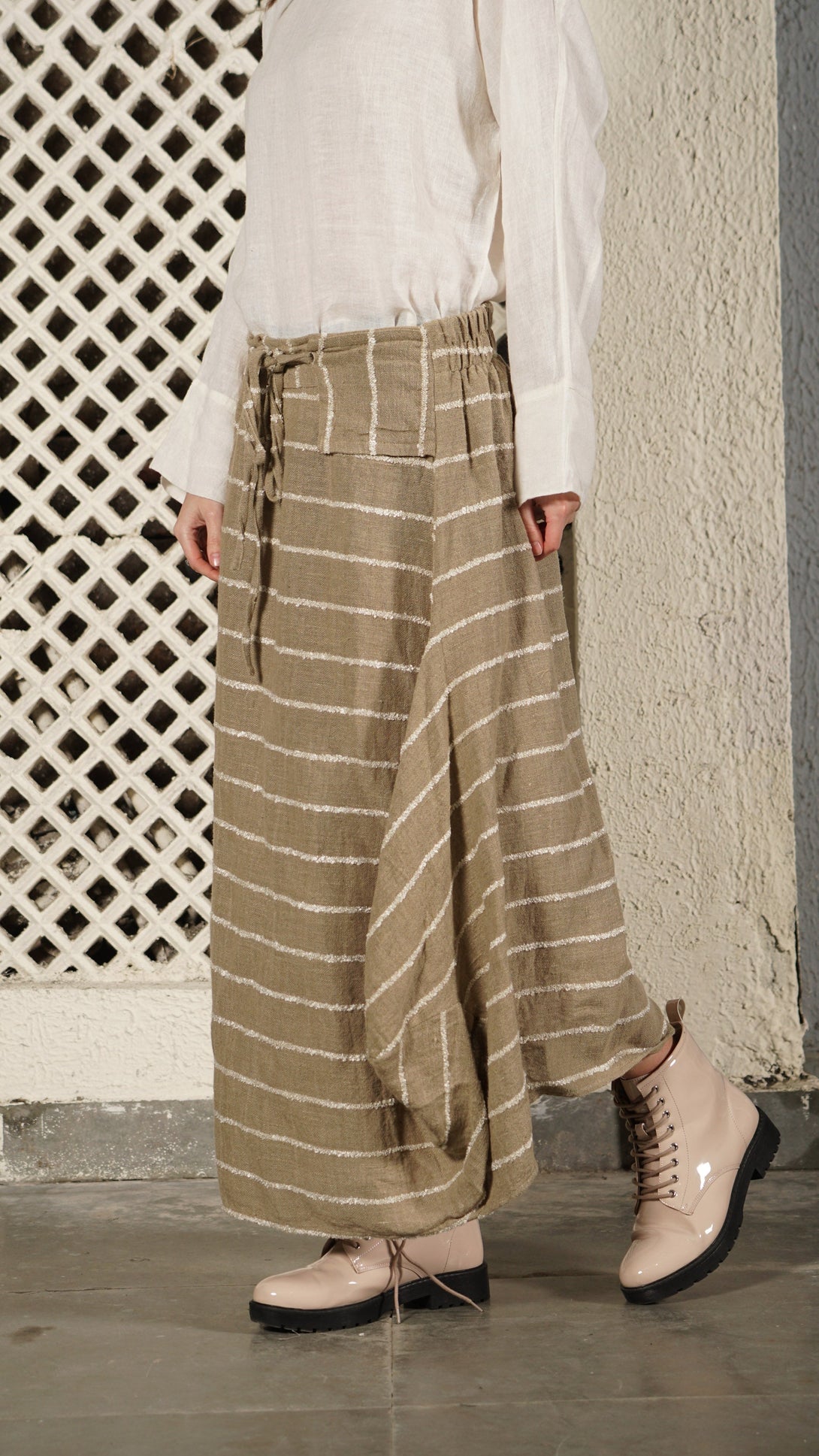 Donovan Linen Blend Skirt in Latte