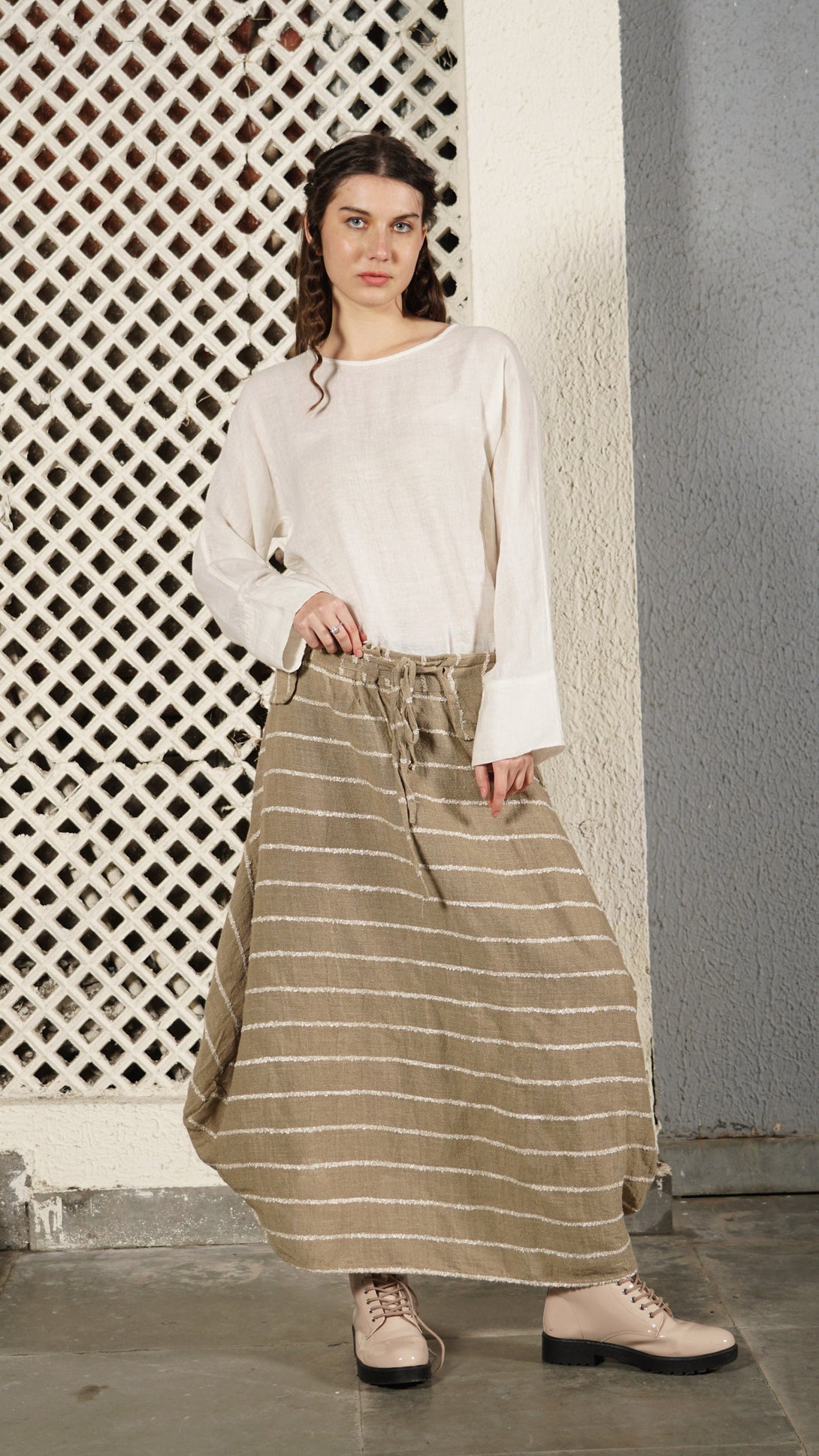 Donovan Linen Blend Skirt in Latte