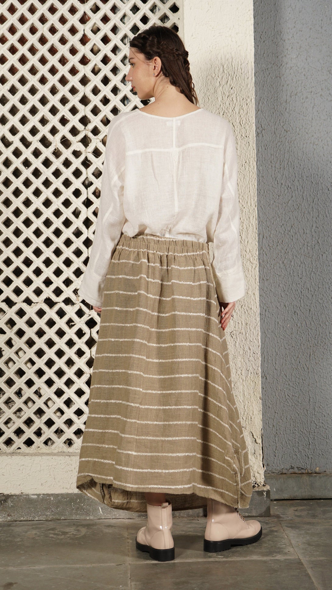 Donovan Linen Blend Skirt in Latte