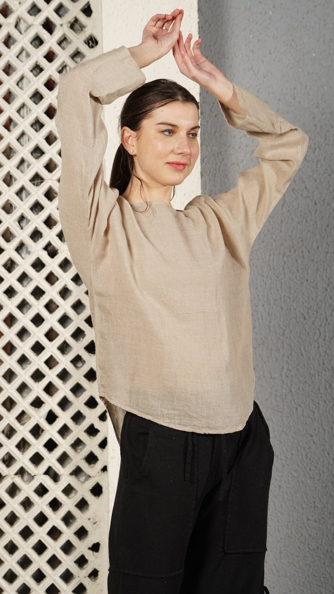 Janet Linen Top in Latte