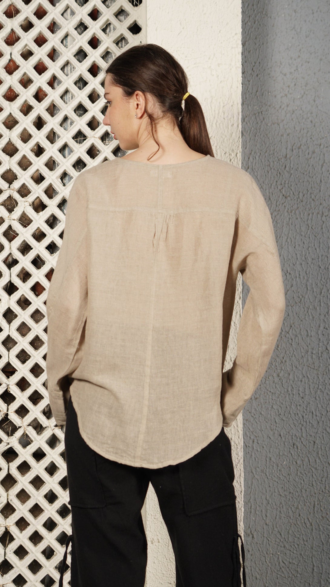 Janet Linen Top in Latte